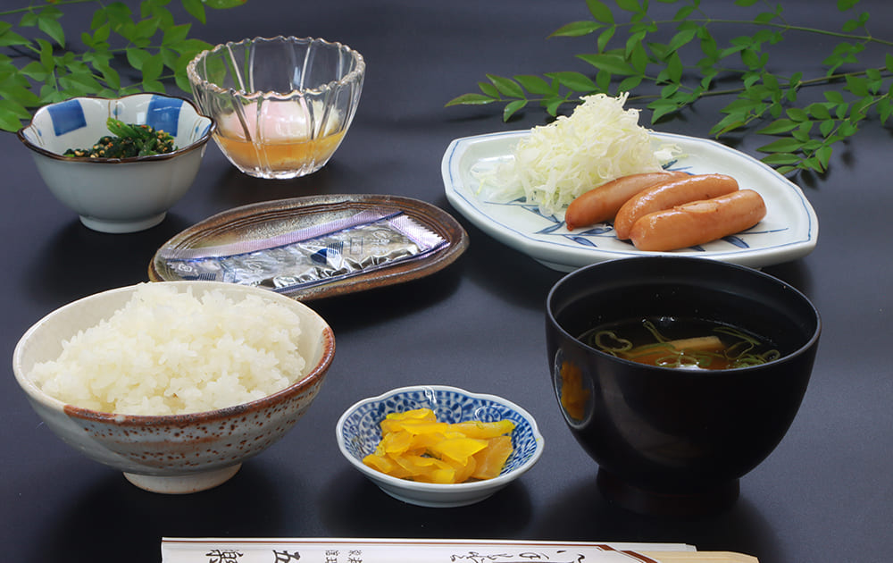 朝食